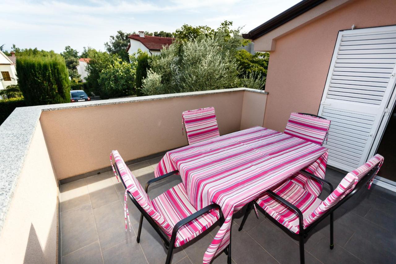 Premium Apartment Near Center And Beach With Parking Krk Town Exterior foto