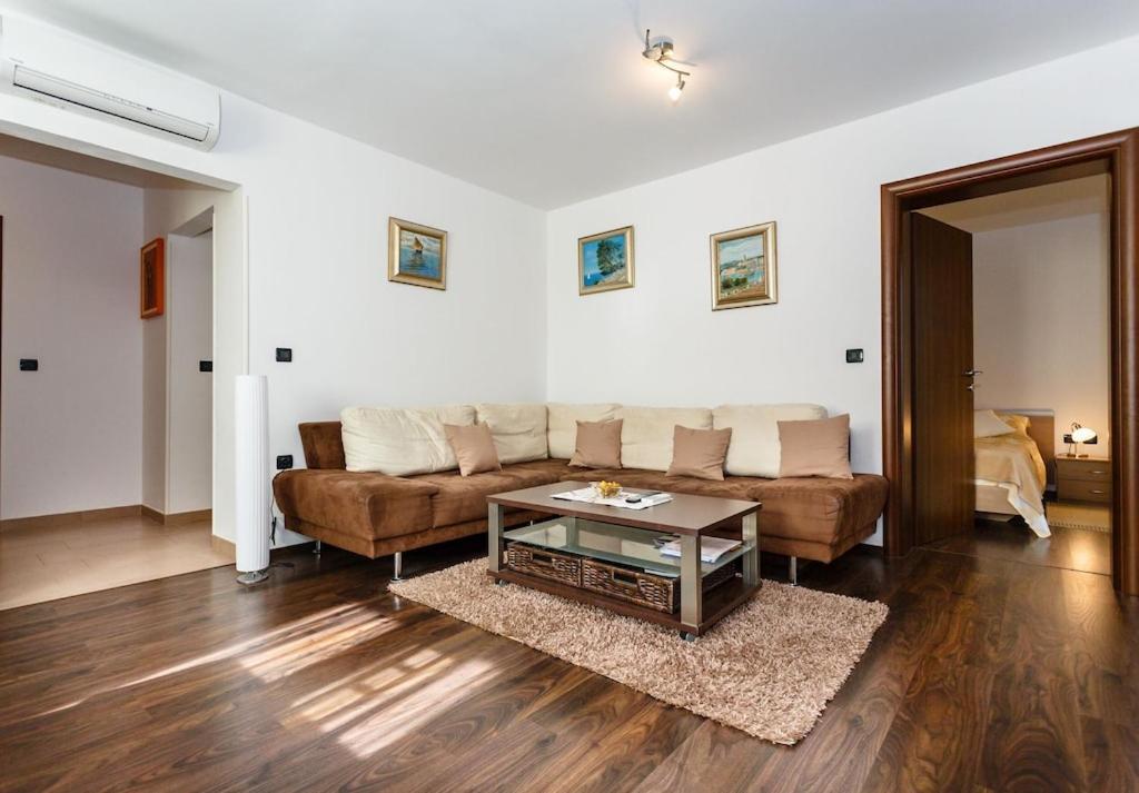 Premium Apartment Near Center And Beach With Parking Krk Town Exterior foto
